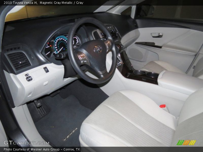 Magnetic Gray Metallic / Gray 2010 Toyota Venza I4
