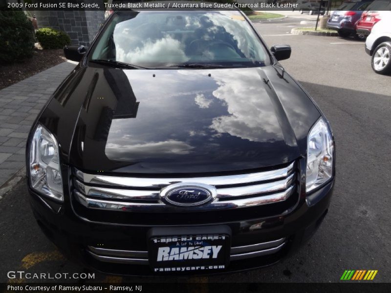 Tuxedo Black Metallic / Alcantara Blue Suede/Charcoal Black Leather 2009 Ford Fusion SE Blue Suede