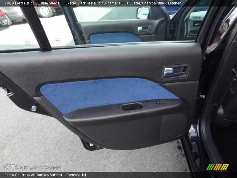 Door Panel of 2009 Fusion SE Blue Suede