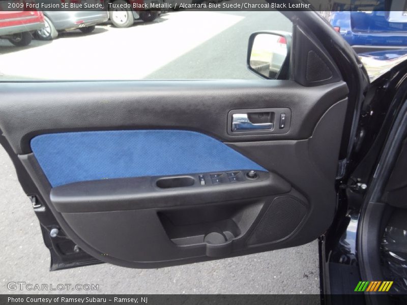 Door Panel of 2009 Fusion SE Blue Suede