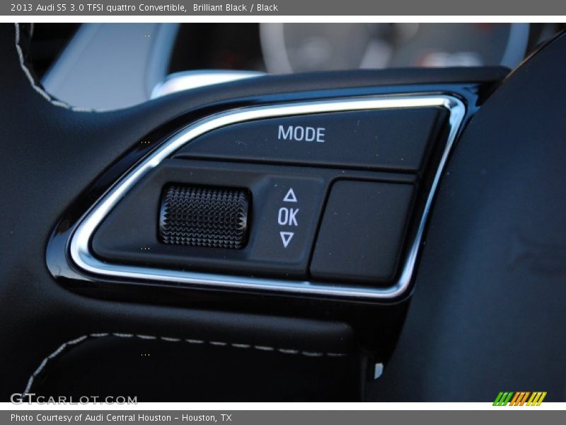 Controls of 2013 S5 3.0 TFSI quattro Convertible