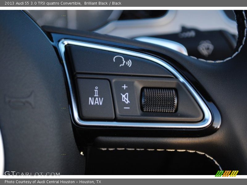 Controls of 2013 S5 3.0 TFSI quattro Convertible