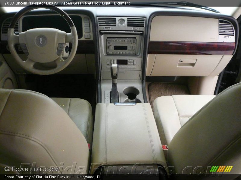Aspen Green Metallic / Light Parchment 2003 Lincoln Navigator Luxury