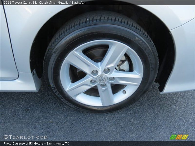 Classic Silver Metallic / Black/Ash 2012 Toyota Camry SE