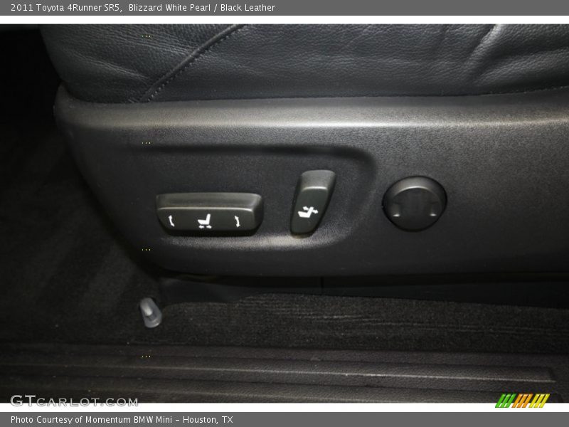 Blizzard White Pearl / Black Leather 2011 Toyota 4Runner SR5