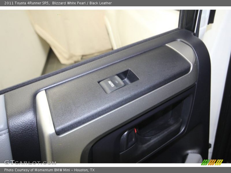 Blizzard White Pearl / Black Leather 2011 Toyota 4Runner SR5