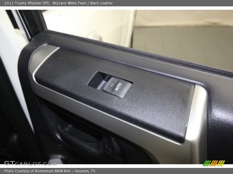 Blizzard White Pearl / Black Leather 2011 Toyota 4Runner SR5
