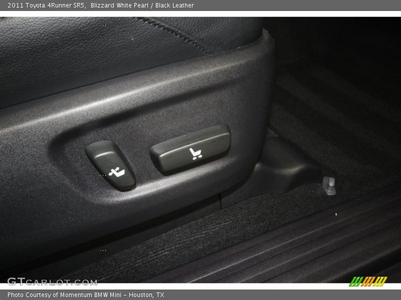 Blizzard White Pearl / Black Leather 2011 Toyota 4Runner SR5