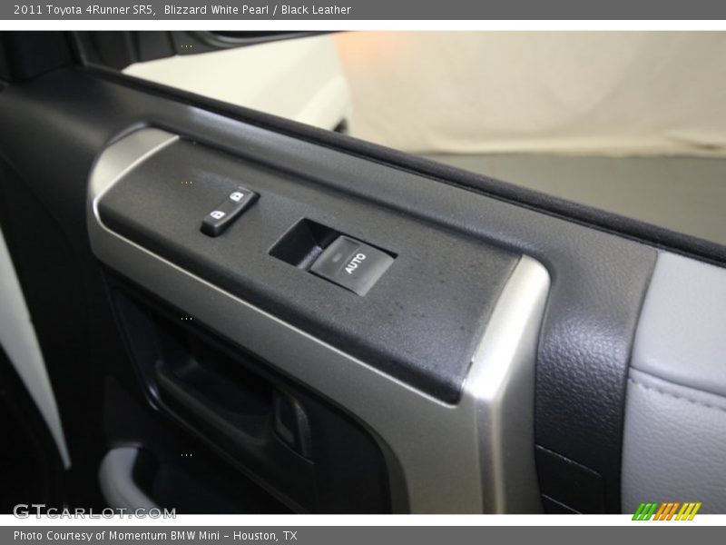 Blizzard White Pearl / Black Leather 2011 Toyota 4Runner SR5