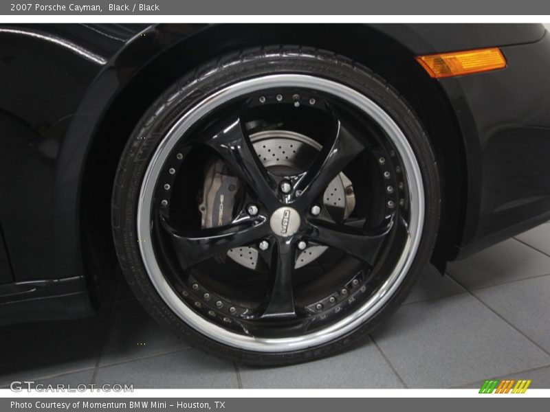 Custom Wheels of 2007 Cayman 