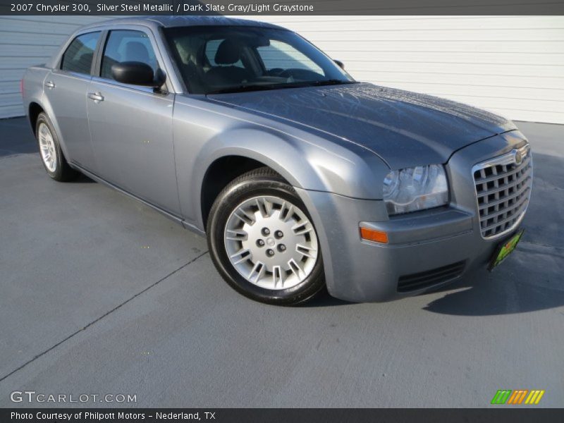 Front 3/4 View of 2007 300 