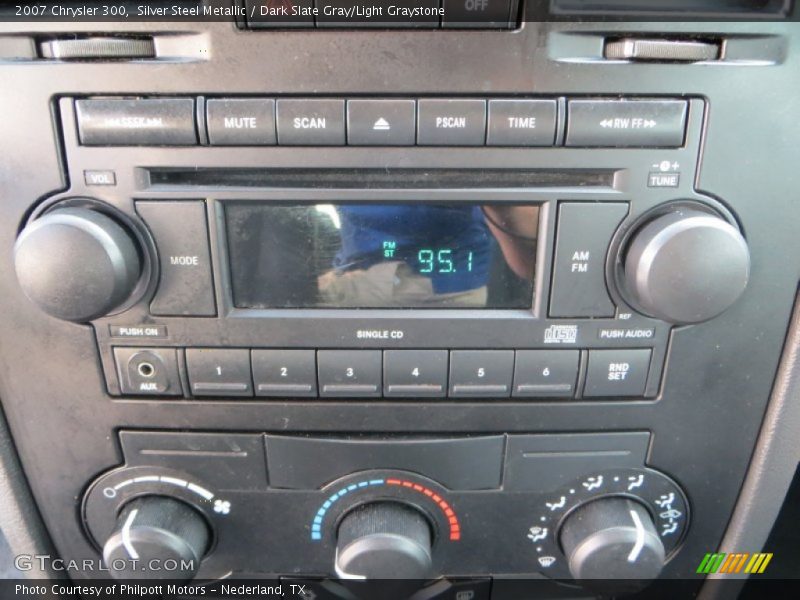 Audio System of 2007 300 