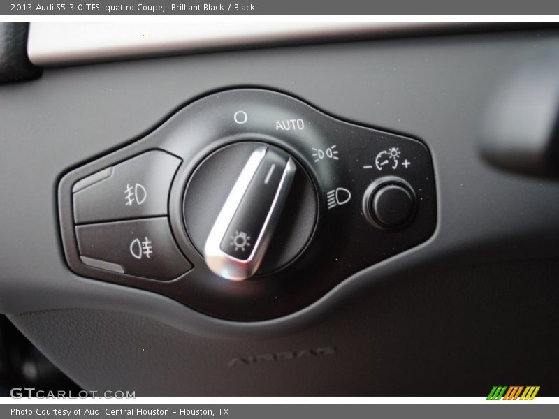 Controls of 2013 S5 3.0 TFSI quattro Coupe