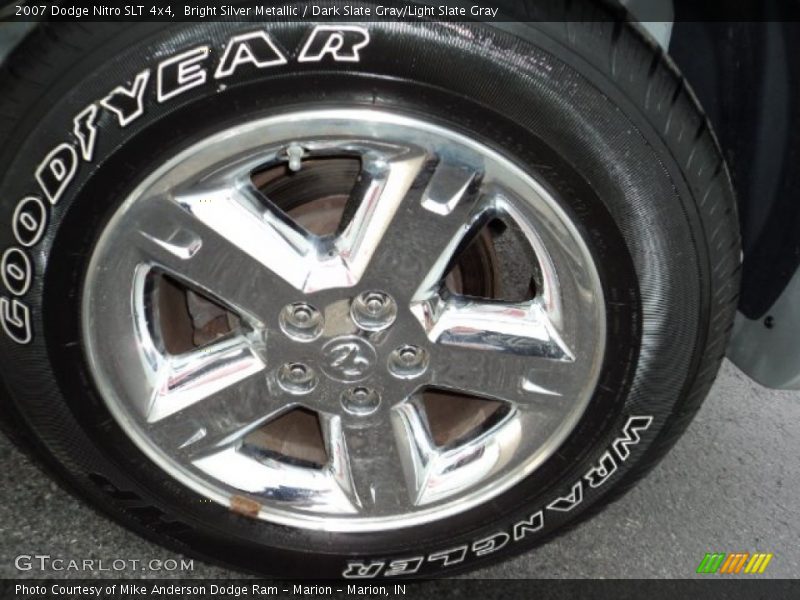 Bright Silver Metallic / Dark Slate Gray/Light Slate Gray 2007 Dodge Nitro SLT 4x4