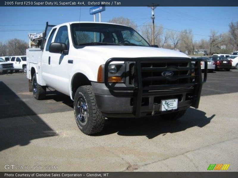 Oxford White / Tan 2005 Ford F250 Super Duty XL SuperCab 4x4