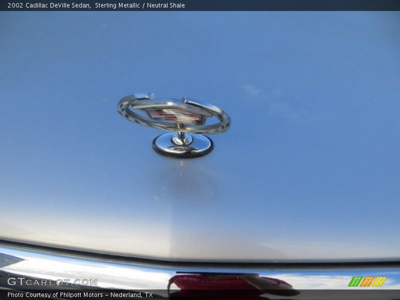 Sterling Metallic / Neutral Shale 2002 Cadillac DeVille Sedan