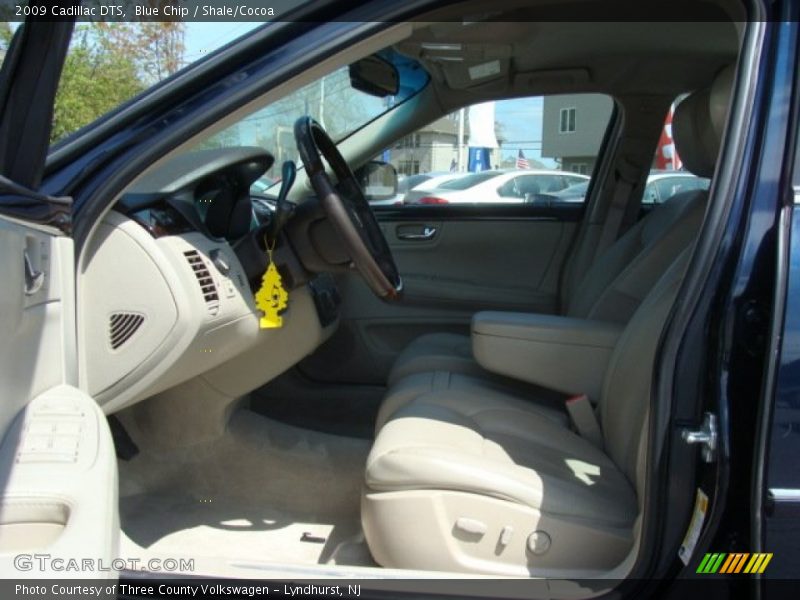 Blue Chip / Shale/Cocoa 2009 Cadillac DTS