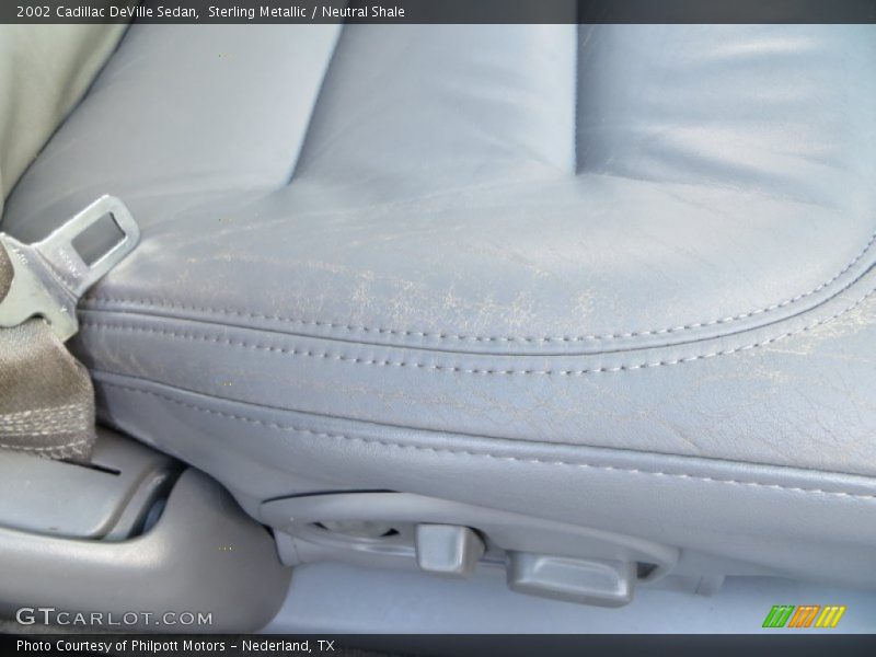 Sterling Metallic / Neutral Shale 2002 Cadillac DeVille Sedan