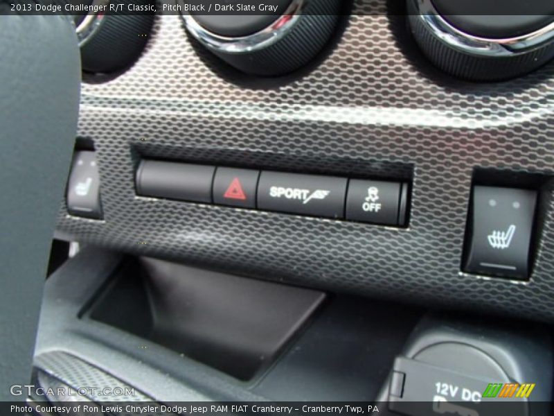 Pitch Black / Dark Slate Gray 2013 Dodge Challenger R/T Classic