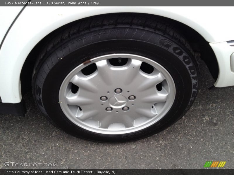 Polar White / Grey 1997 Mercedes-Benz E 320 Sedan