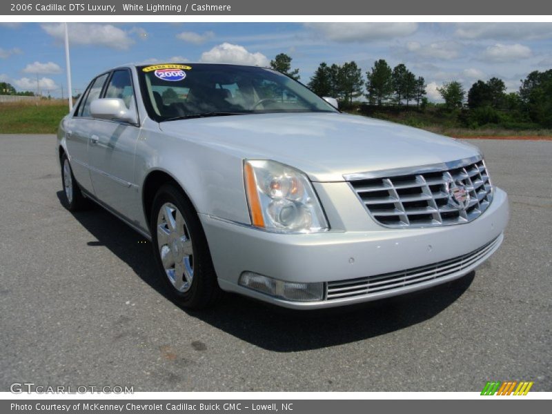 White Lightning / Cashmere 2006 Cadillac DTS Luxury