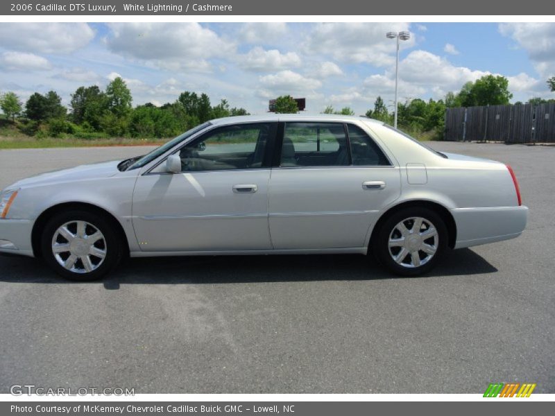 White Lightning / Cashmere 2006 Cadillac DTS Luxury