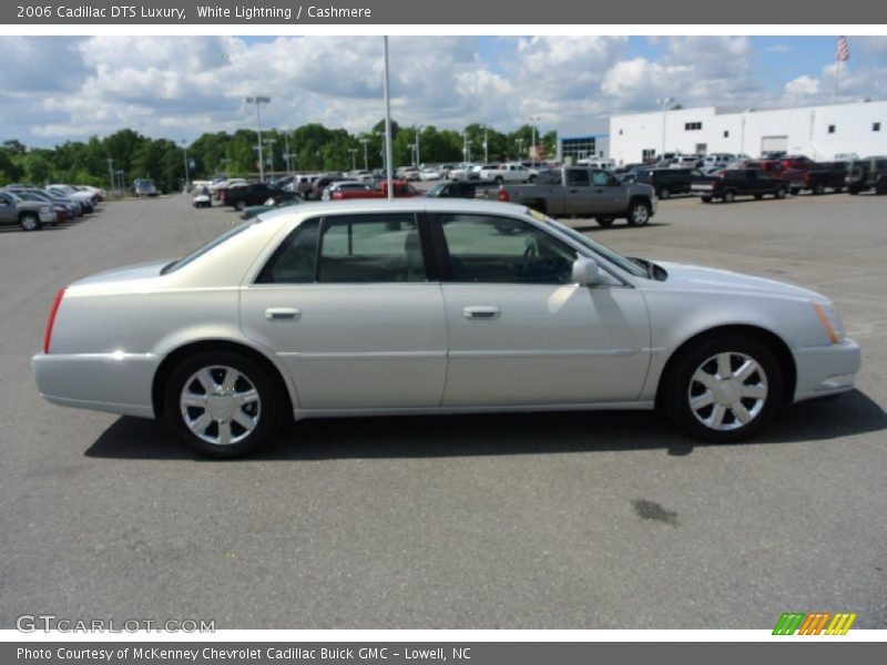 White Lightning / Cashmere 2006 Cadillac DTS Luxury