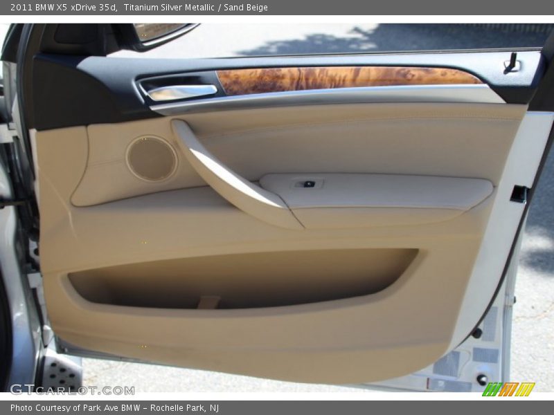 Titanium Silver Metallic / Sand Beige 2011 BMW X5 xDrive 35d