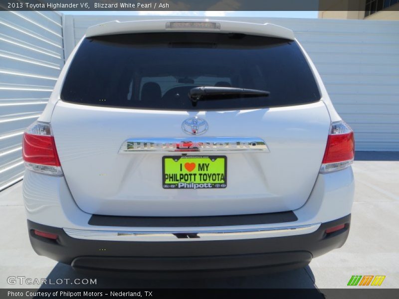 Blizzard White Pearl / Ash 2013 Toyota Highlander V6