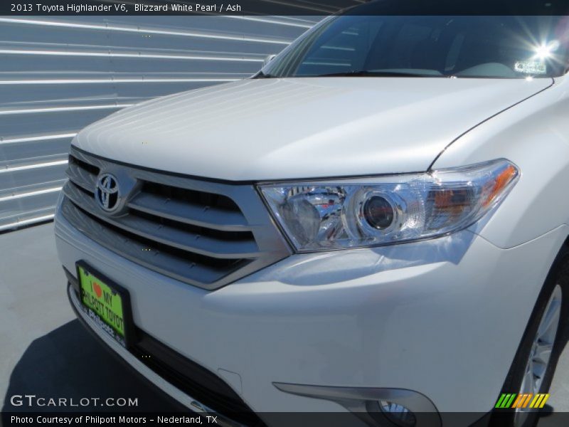 Blizzard White Pearl / Ash 2013 Toyota Highlander V6