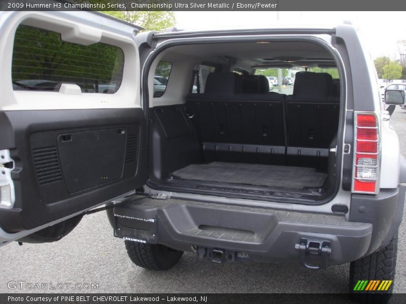 Championship Ultra Silver Metallic / Ebony/Pewter 2009 Hummer H3 Championship Series
