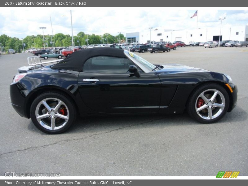 Black Onyx / Red 2007 Saturn Sky Roadster