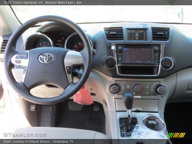Blizzard White Pearl / Ash 2013 Toyota Highlander V6
