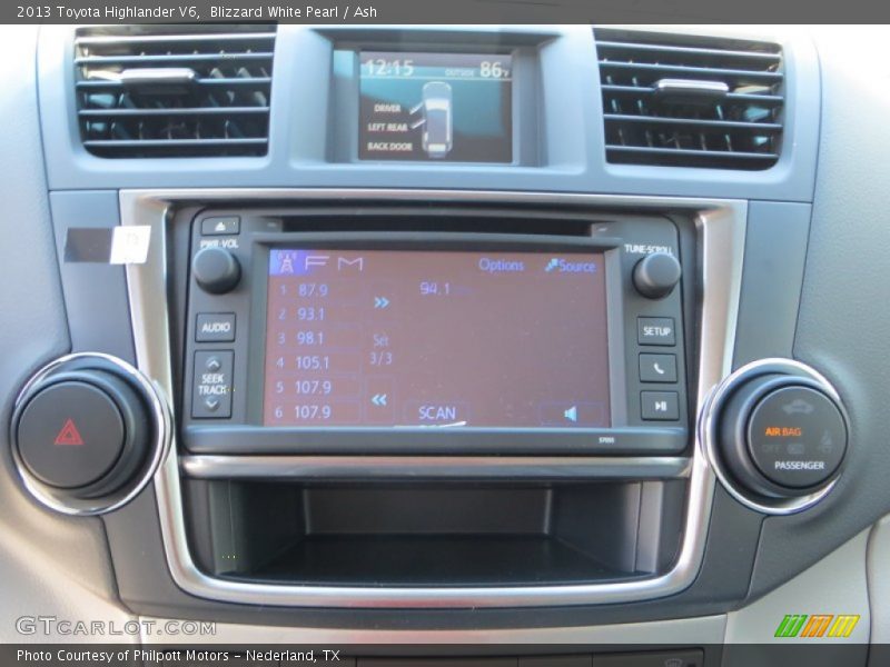 Blizzard White Pearl / Ash 2013 Toyota Highlander V6
