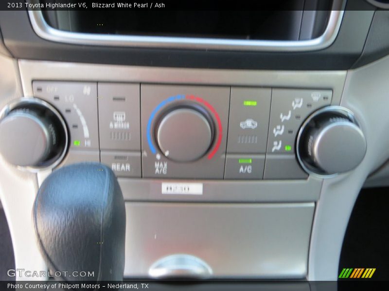 Blizzard White Pearl / Ash 2013 Toyota Highlander V6