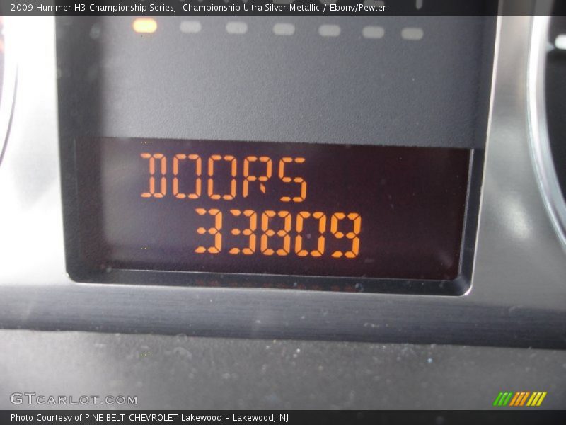 Championship Ultra Silver Metallic / Ebony/Pewter 2009 Hummer H3 Championship Series