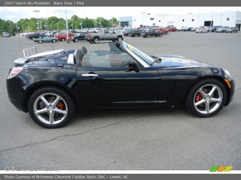 Black Onyx / Red 2007 Saturn Sky Roadster