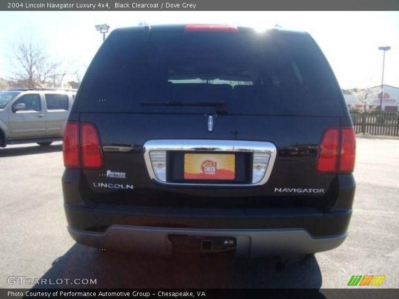 Black Clearcoat / Dove Grey 2004 Lincoln Navigator Luxury 4x4