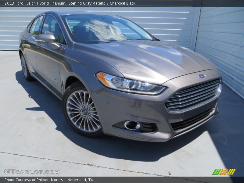 Front 3/4 View of 2013 Fusion Hybrid Titanium