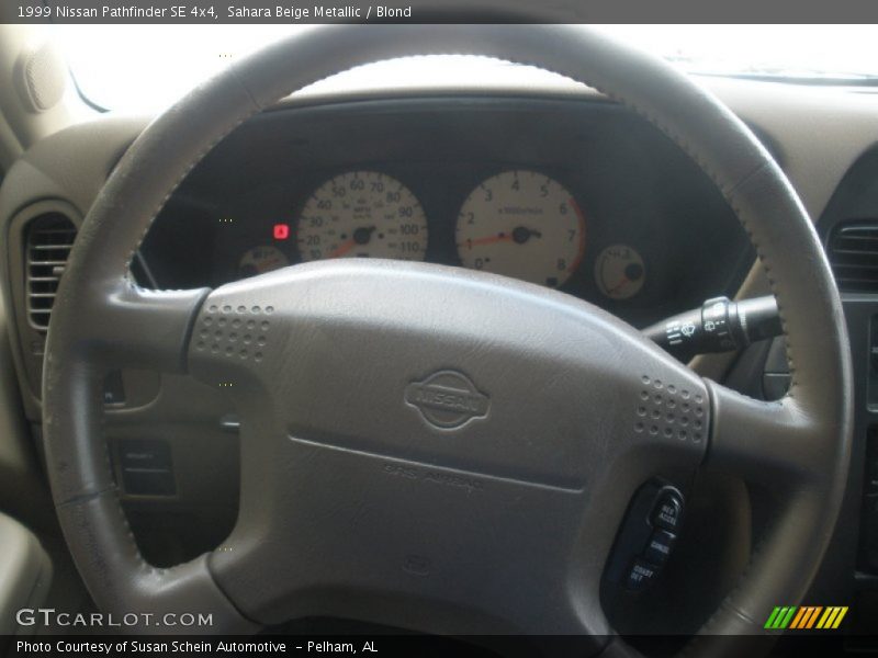 Sahara Beige Metallic / Blond 1999 Nissan Pathfinder SE 4x4