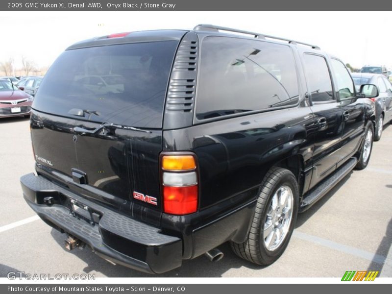 Onyx Black / Stone Gray 2005 GMC Yukon XL Denali AWD