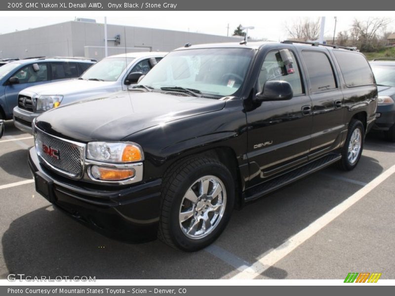 Onyx Black / Stone Gray 2005 GMC Yukon XL Denali AWD