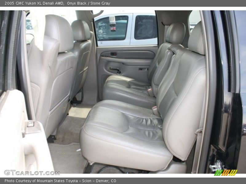 Onyx Black / Stone Gray 2005 GMC Yukon XL Denali AWD