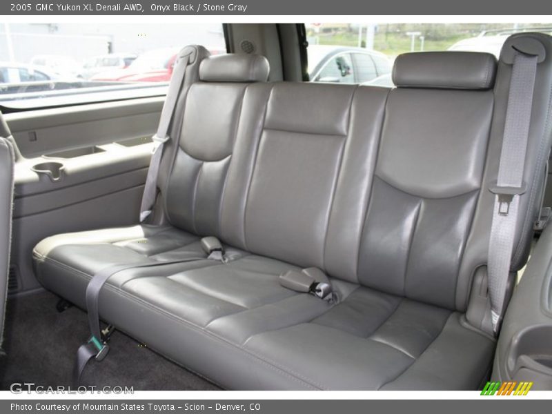 Onyx Black / Stone Gray 2005 GMC Yukon XL Denali AWD