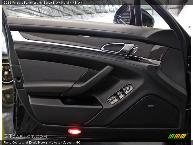 Door Panel of 2012 Panamera 4