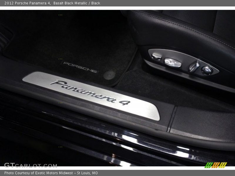 Basalt Black Metallic / Black 2012 Porsche Panamera 4