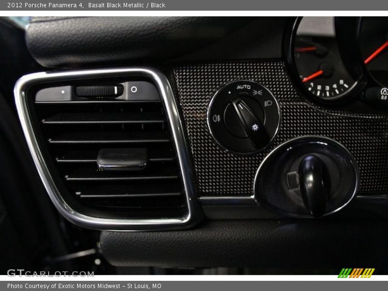 Controls of 2012 Panamera 4