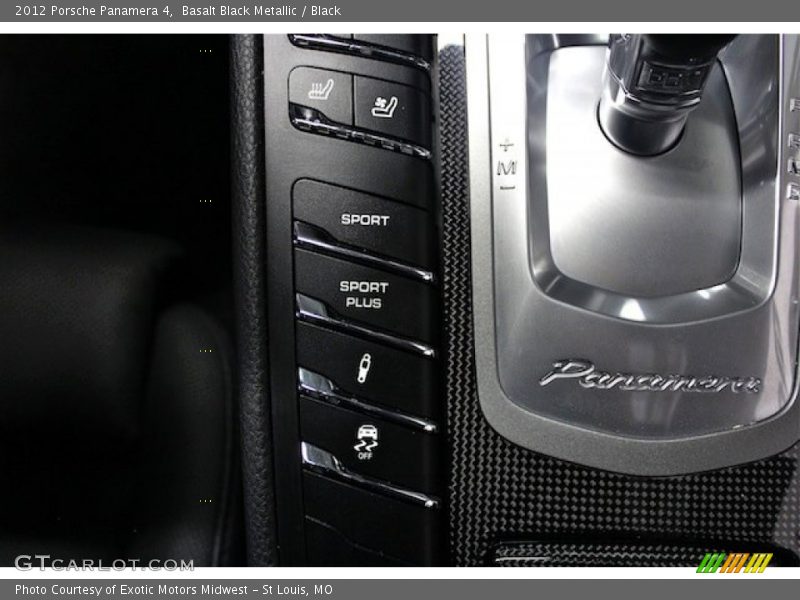 Controls of 2012 Panamera 4