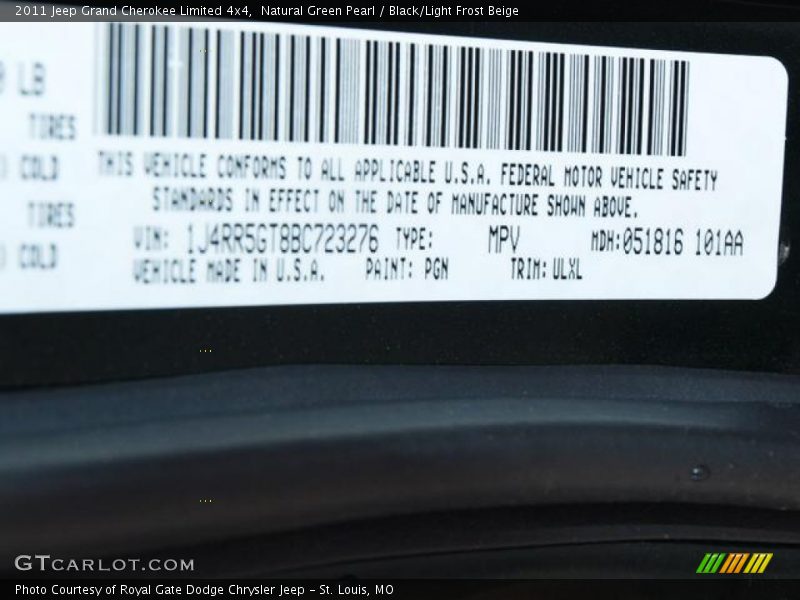 Natural Green Pearl / Black/Light Frost Beige 2011 Jeep Grand Cherokee Limited 4x4