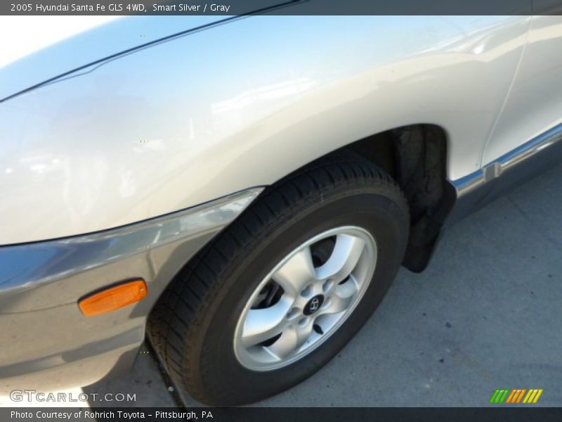 Smart Silver / Gray 2005 Hyundai Santa Fe GLS 4WD